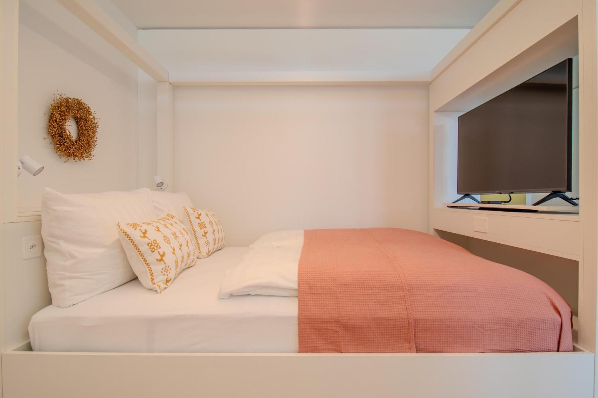 Loewe Apartments Am Rheinfall Neuhausen Am Rheinfall Dış mekan fotoğraf